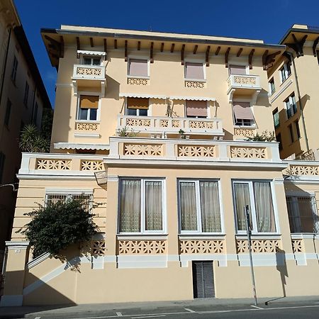 Apartamento Il Faro Dei Poeti Lerici Exterior foto