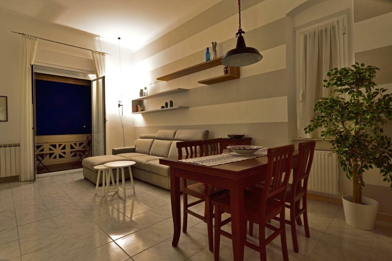 Apartamento Il Faro Dei Poeti Lerici Exterior foto