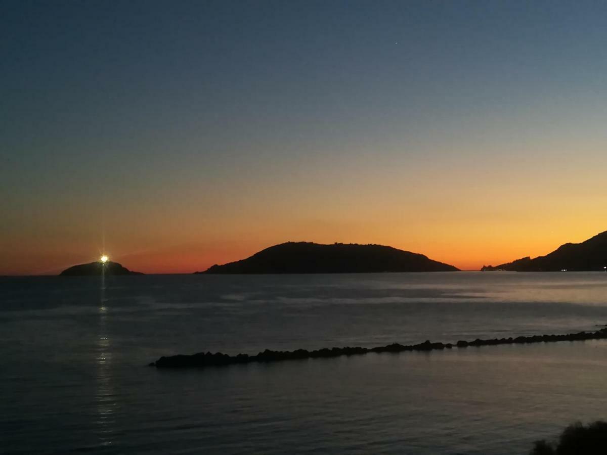 Apartamento Il Faro Dei Poeti Lerici Exterior foto
