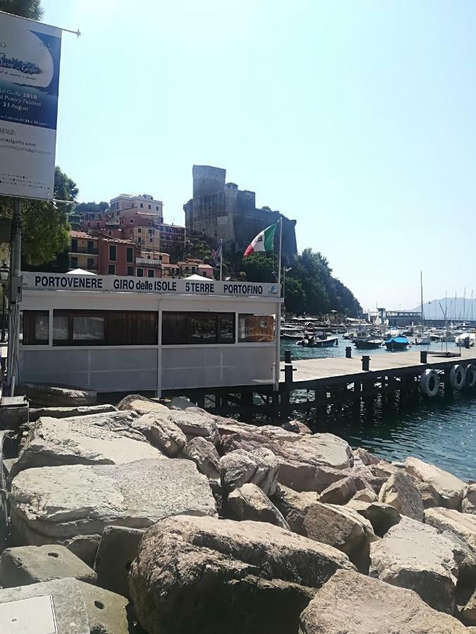Apartamento Il Faro Dei Poeti Lerici Exterior foto