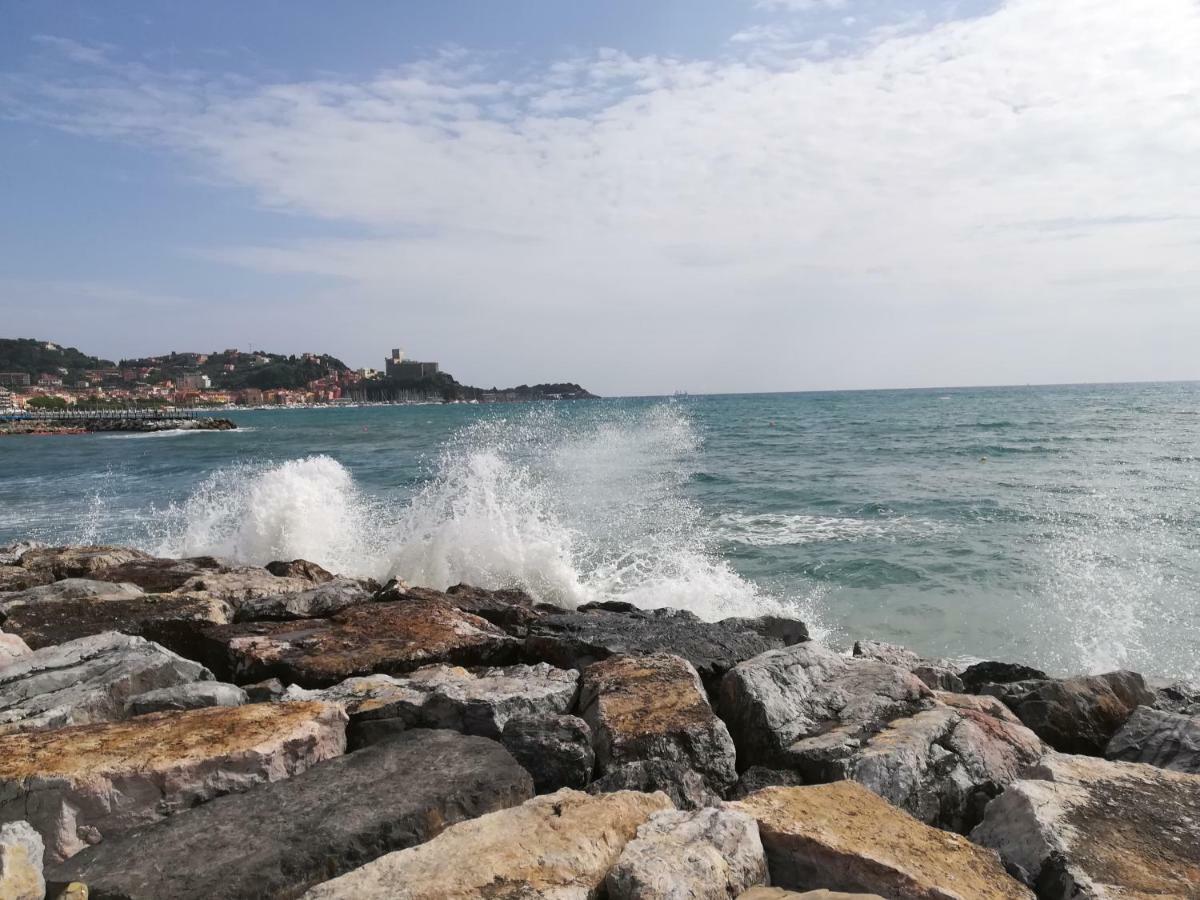 Apartamento Il Faro Dei Poeti Lerici Exterior foto