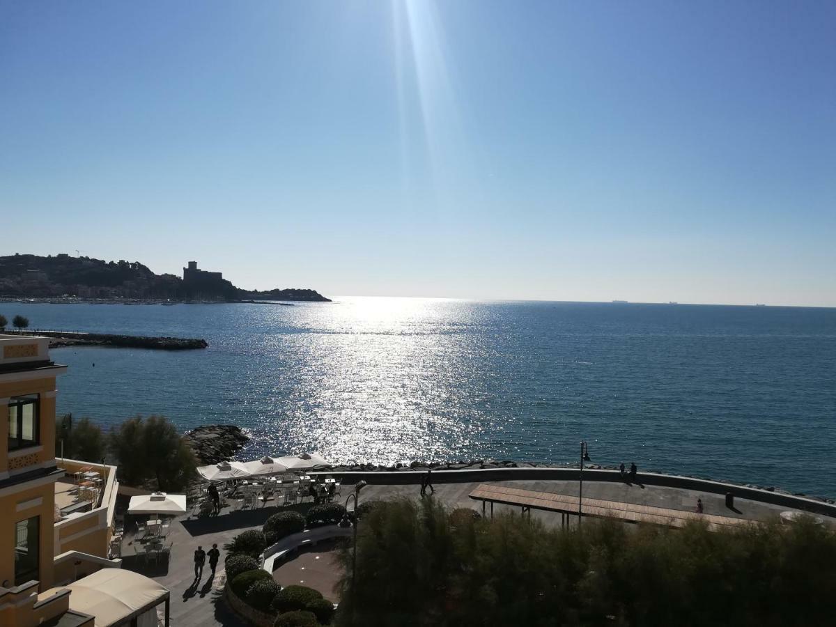 Apartamento Il Faro Dei Poeti Lerici Exterior foto