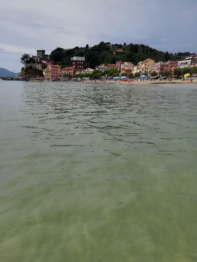 Apartamento Il Faro Dei Poeti Lerici Exterior foto